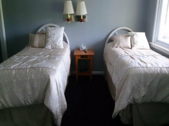 Hitching Post Country Motel - Photo3