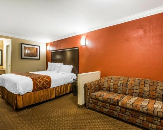 Rodeway Inn & Suites Corona - Photo5