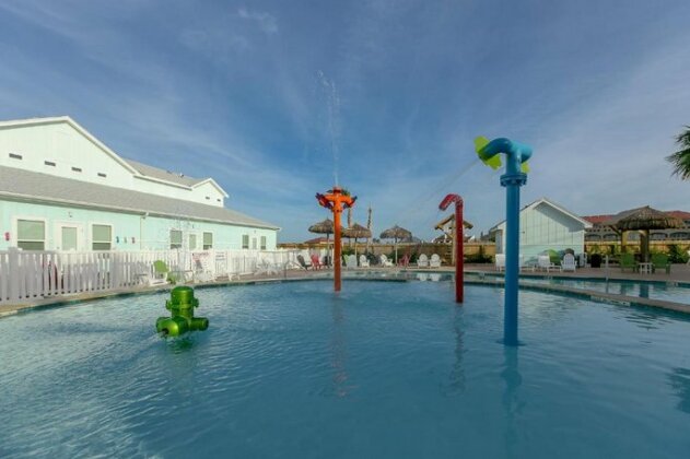 Nemo Cay Resort D138 Poolside by RedAwning