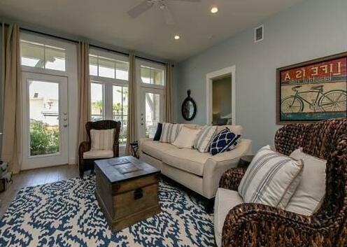 Stunning Cinnamon Shores Condo by TurnKey Vacation Rentals - Photo5