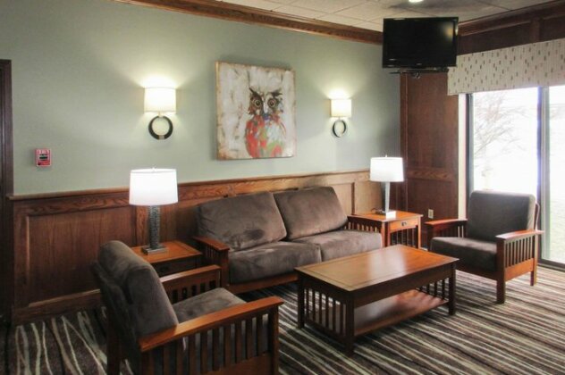 Clarion Inn & Suites Cortland - Photo2