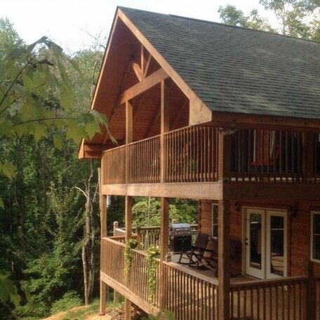 Log Cabin in Smoky Mountains
