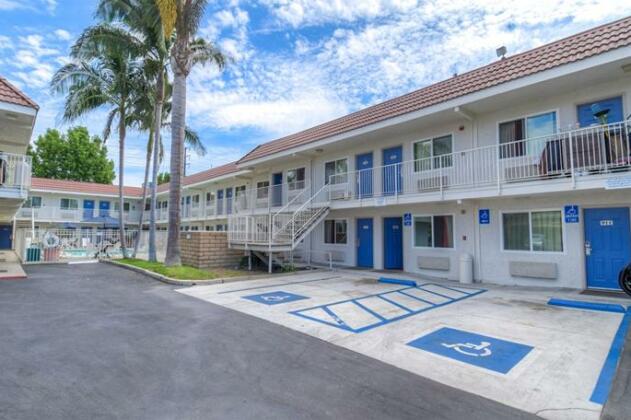 Motel 6 Costa Mesa - Photo4