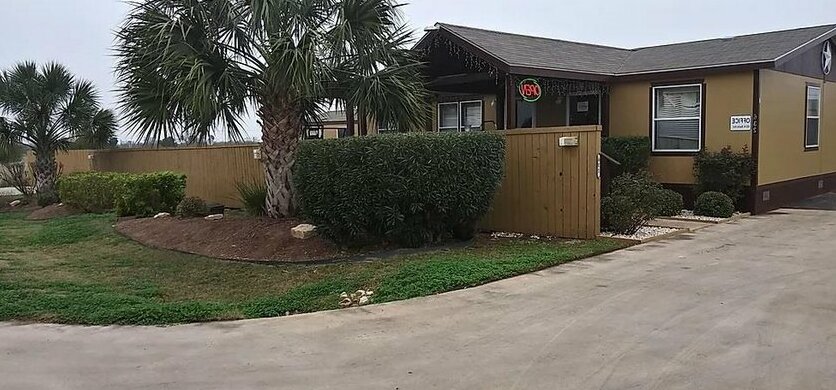 Cotulla Mobile Home Park - Photo2
