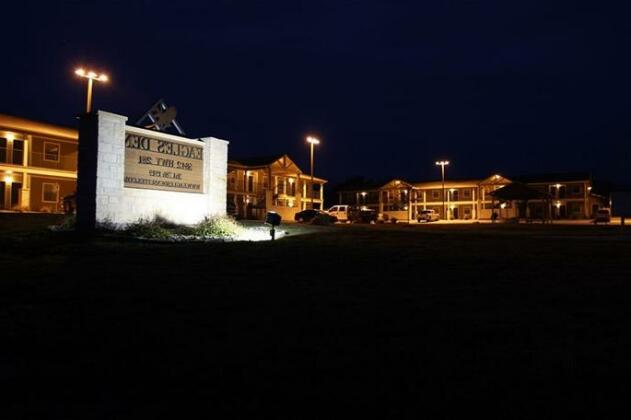 Eagle's Den Suites at Cotulla