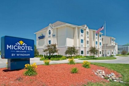 Microtel Inn & Suites by Wyndham Bluffs