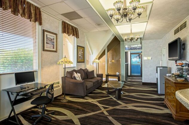 Quality Inn and Suites Council Bluffs - Photo4