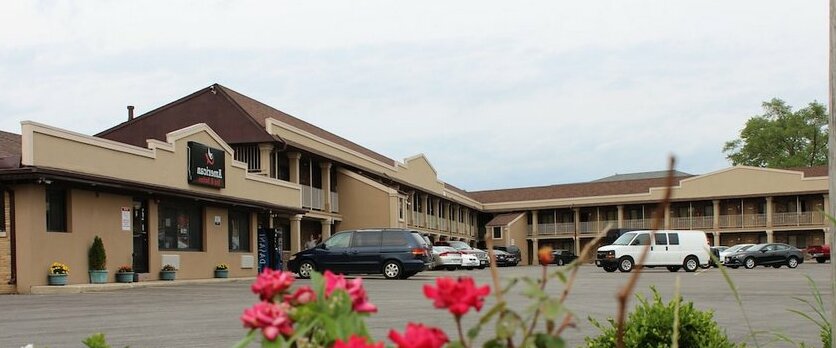 American Inn & Suites Countryside - Photo2