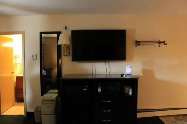American Inn & Suites Countryside - Photo4