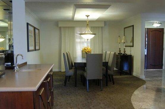 Embassy Suites by Hilton Cincinnati RiverCenter - Photo5
