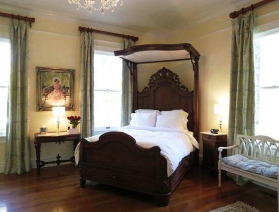 The Twelve Oaks Bed & Breakfast - Photo2