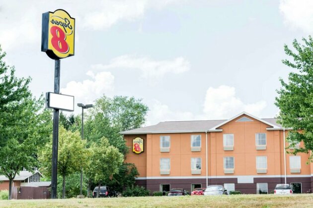 Super 8 by Wyndham Mars Cranberry Pittsburgh Area - Photo3