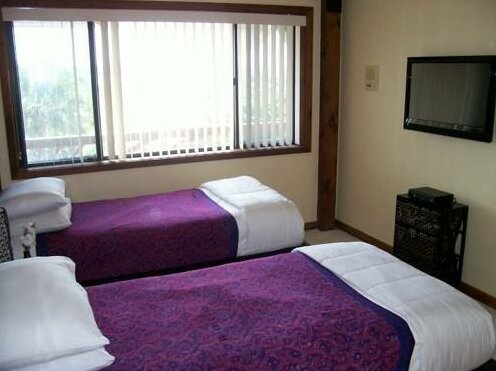 Sun Burst Spa Retreat - Photo3