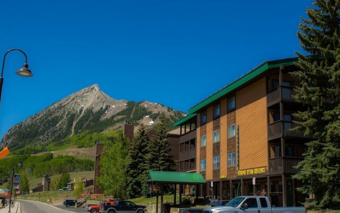 Evergreen by Crested Butte Lodging - Photo2