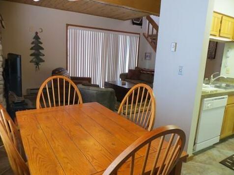 The Wood Creek Lodge by Crested Butte Lodging - Photo4