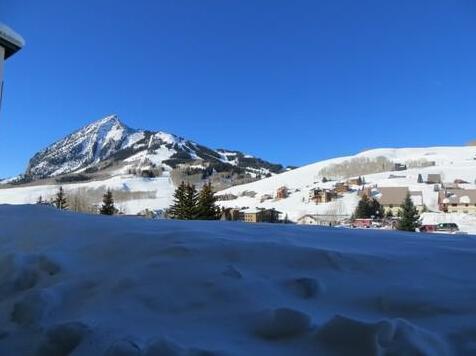 Three Seasons Hotel Suites by Crested Butte Lodging
