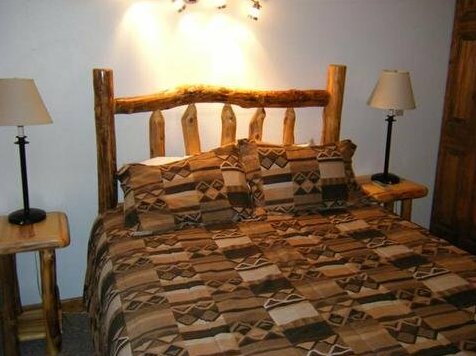 Three Seasons Hotel Suites by Crested Butte Lodging - Photo2