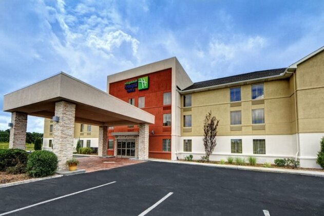 Holiday Inn Express & Suites Crossville