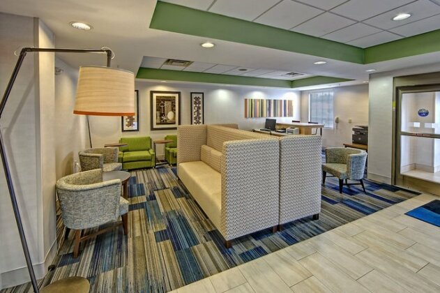 Holiday Inn Express & Suites Crossville - Photo3