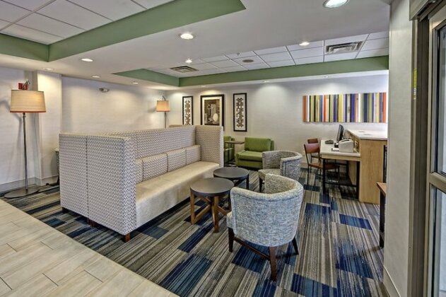 Holiday Inn Express & Suites Crossville - Photo4
