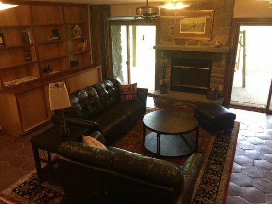 The Lodge in Sugar Hollow - Photo2