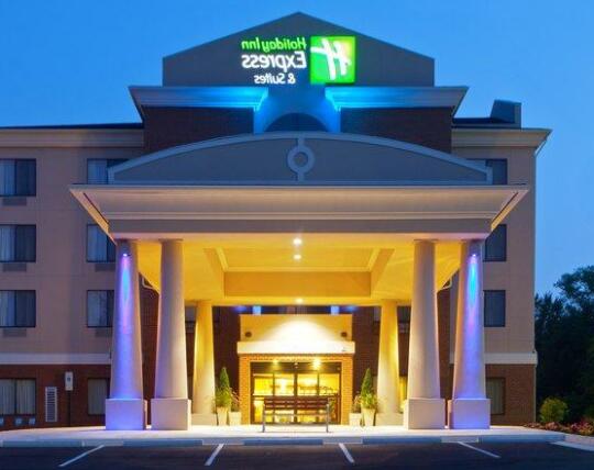 Holiday Inn Express Hotel & Suites Culpeper - Photo2