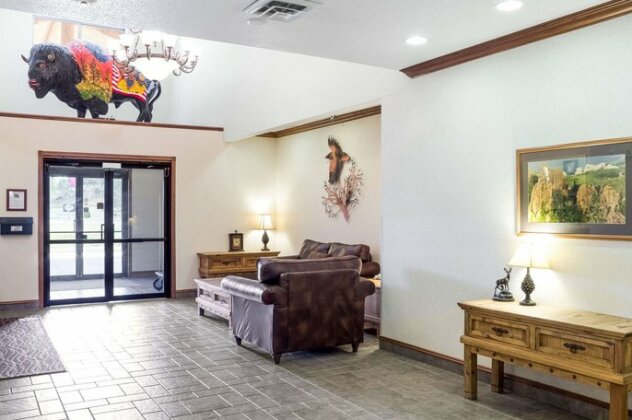 Comfort Inn And Suites Custer - Photo4