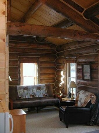 Renegade Log Cabin - Photo2