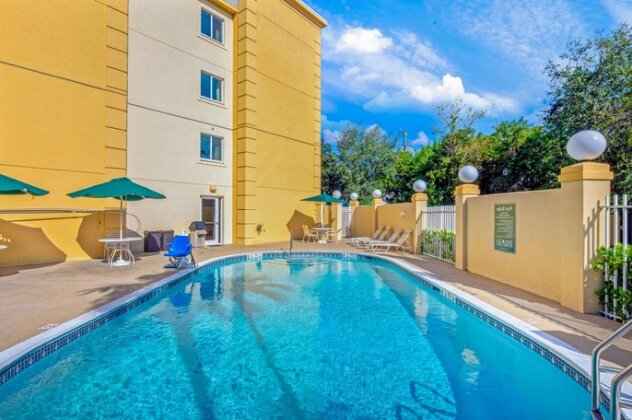 La Quinta Inn & Suites Miami Cutler Bay - Photo5