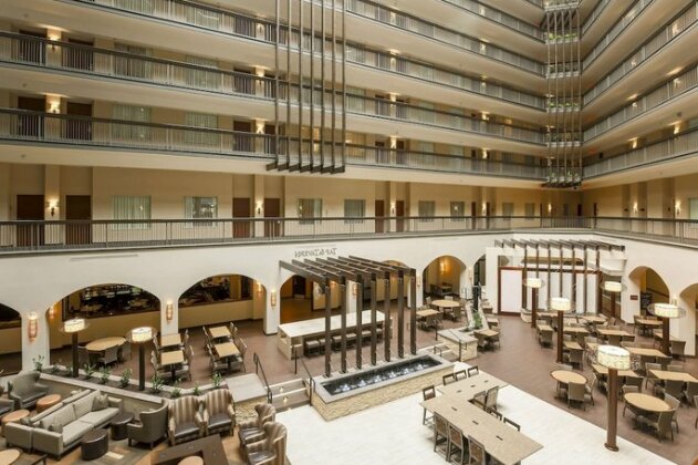 Embassy Suites by Hilton Dallas-Love Field - Photo3