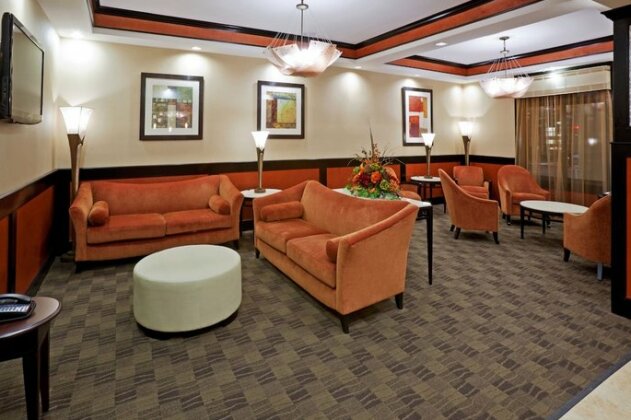 Holiday Inn Express Hotel & Suites Dallas Central Market Center - Photo2