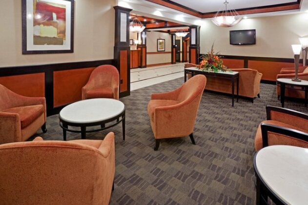 Holiday Inn Express Hotel & Suites Dallas Central Market Center - Photo4