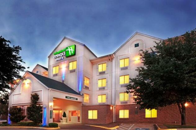 Holiday Inn Express Hotel & Suites Dallas Park Central Northeast - Photo3