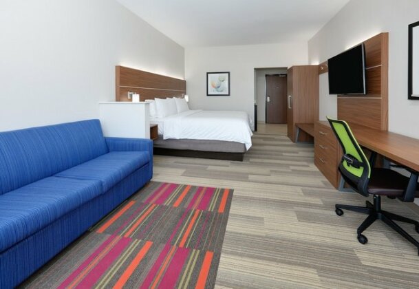 Holiday Inn Express & Suites - Dallas NW HWY - Love Field - Photo5