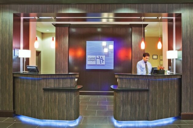 Holiday Inn Express & Suites North Dallas at Preston - Photo5