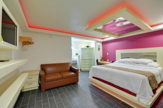 Romantic Inn & Suites - Photo5
