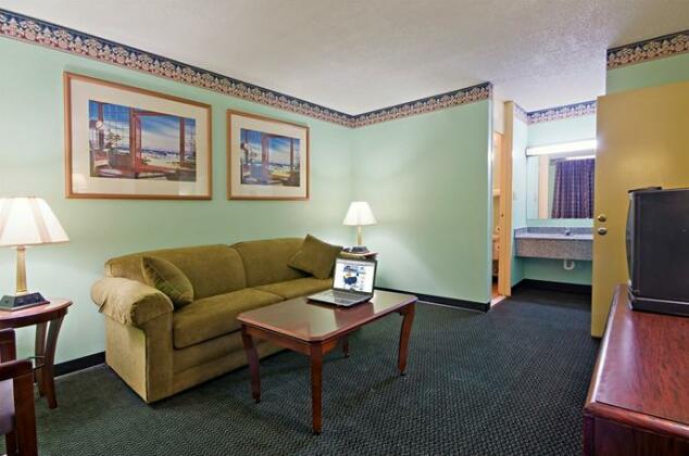 Americas Best Value Inn & Suites-Dalton - Photo5