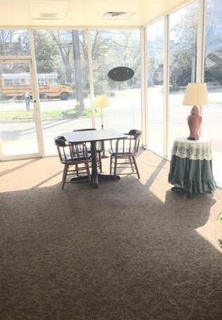 Budgetel Inn & Suites Dalton - Photo3