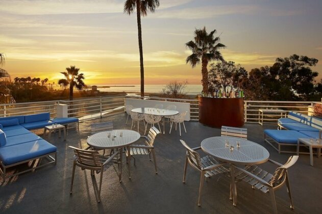DoubleTree Suites by Hilton Doheny Beach - Photo2