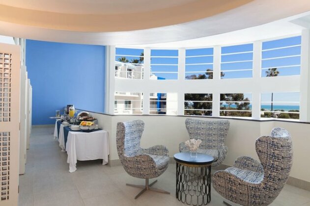 DoubleTree Suites by Hilton Doheny Beach - Photo3