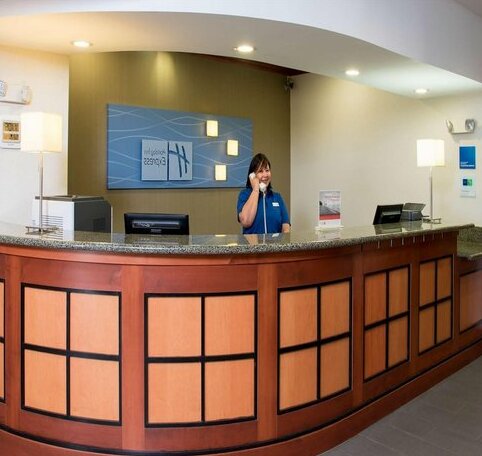 Holiday Inn Express & Suites Danville - Photo3