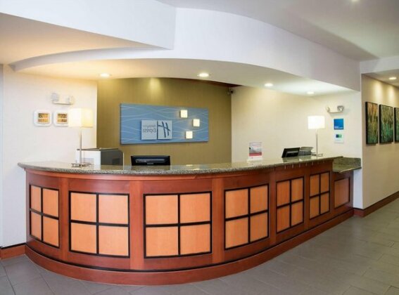 Holiday Inn Express & Suites Danville - Photo4