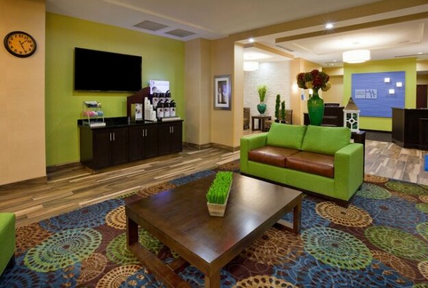 Holiday Inn Express & Suites Davenport - Photo4