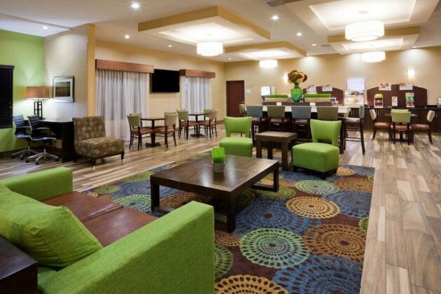 Holiday Inn Express & Suites Davenport - Photo5