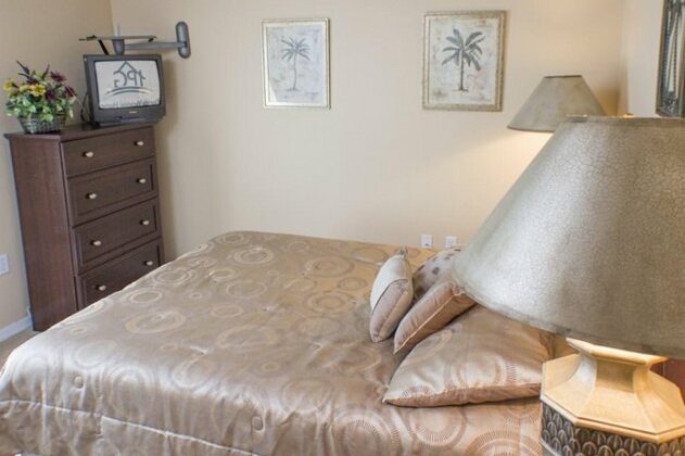 Ian's Thousand Oaks Villa 4 Bedroom IPG Florida - Photo4
