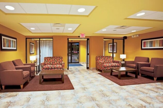 Holiday Inn Express and Suites Fort Lauderdale Airport West - Photo4