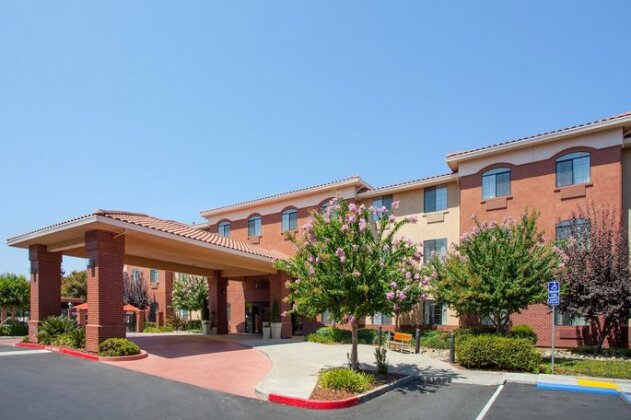 Holiday Inn Express & Suites Davis - University Area - Photo2