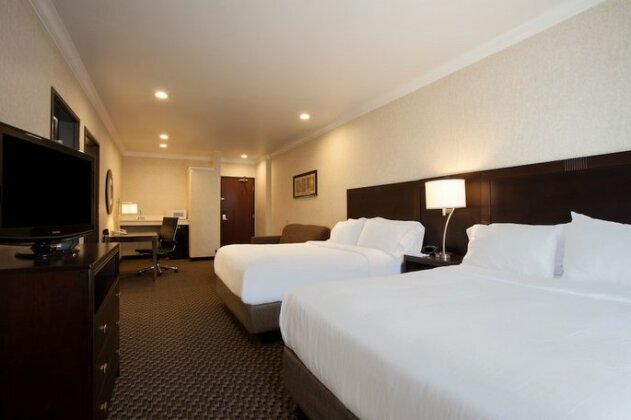 Holiday Inn Express & Suites Davis - University Area - Photo5