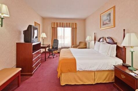 Holiday Inn Express Hotel & Suites Brookville - Photo4