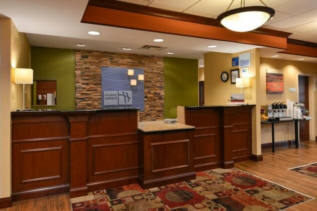 Holiday Inn Express Hotel & Suites Dayton-Centerville - Photo4
